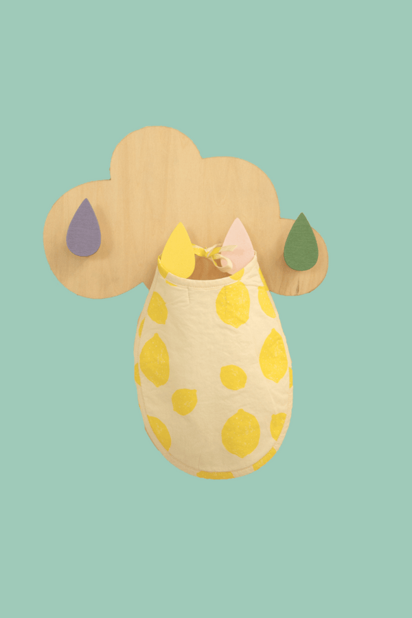 Bavoir pour bébé au motif Lemon accroché à un porte-manteau coloré en forme de nuage, bavoir en coton de la capsule bébé naissance Baby Care